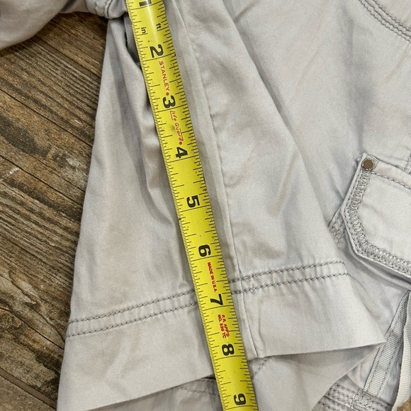 White House Black Market Womens Size 4 Bermuda Shorts Double Front Button - Picture 8 of 9